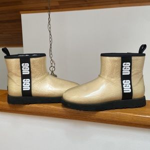 Ugg clear boots black natural